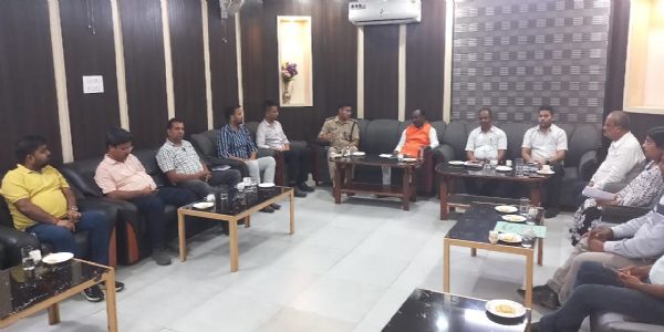 बाल संरक्षण आयोग के सदस्य ने अधिकारियों के साथ बैठक कर दिए निर्देश