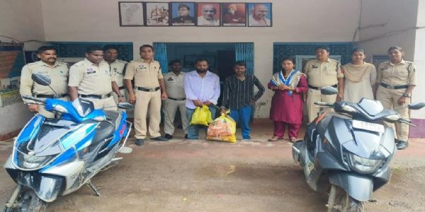 डोंगरगांव की महिला समेत ओड़िशा के तीन गांजा तस्कर गिरफ्तार