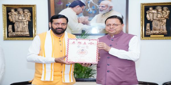 हरियाणा के मुख्यमंत्री का पुष्कर सिंह धामी ने किया स्वागत