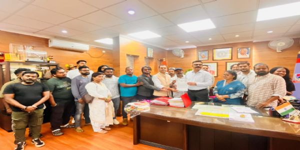 बढ़ती अश्लीलता के खिलाफ समिति ने डीजीपी को सौंपा ज्ञापन