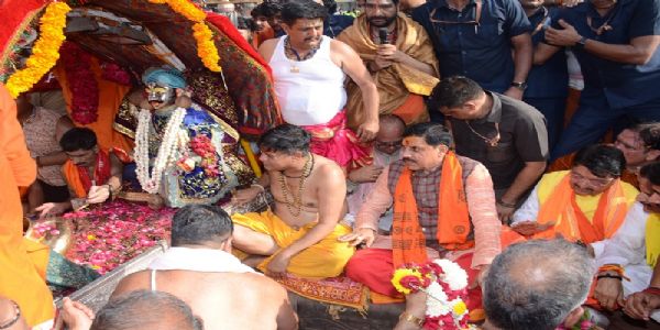 (अपडेट) धूमधाम से निकली भगवान महाकाल की सवारी, दो स्वरूपों में भक्तों को दिए दर्शन