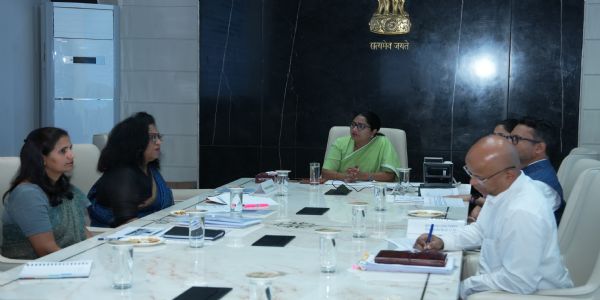 कल्याणकारी योजनाओं का लाभ ले रहे अपात्रों को किया जाएगा बाहर : रेखा गुप्ता