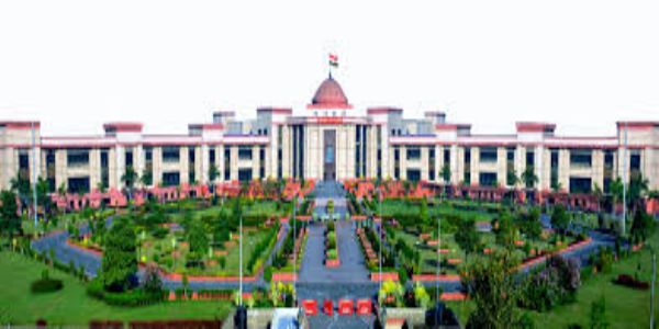 सड़कों पर पंडाल लगाने को लेकर हाई कोर्ट की सख्ती, सरकार को इस मामले में राज्य के लिए नीति बनाने दिया 6 सप्ताह का दिया समय