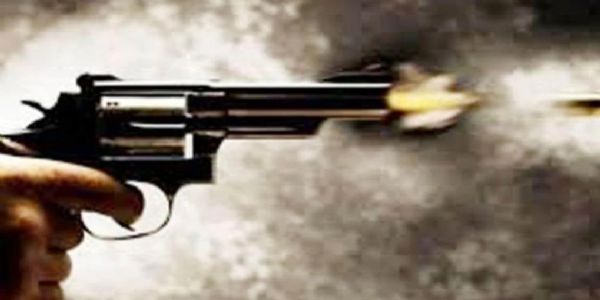 मांडर थाना क्षेत्र में अपराधियों ने युवक को मारी गोली