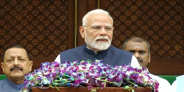 प्रधानमंत्री नरेन्द्र मोदी सोमवार को संसद के मानसून सत्र की शुरुआत से पहले