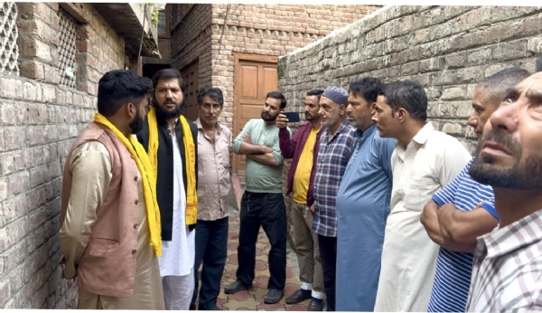 एसबीएसपी के प्रदेश अध्यक्ष विवेक बाली ने श्रीनगर के नवाकदल में अग्नि पीड़ित परिवारों से मुलाकात की