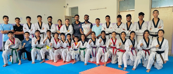जिला ताइक्वांडो स्पोर्ट्स एसोसिएशन मुरादाबाद के द्वारा एडवांस ट्रेनिंग के दौरान उपस्थित खिलाड़ी।