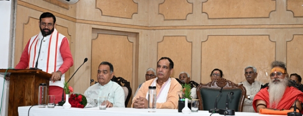 हरियाणाा के मुख्यमंत्री नायब सैनी विभाजन विभिषिका कार्यक्रम की बैैठक लेते हुए