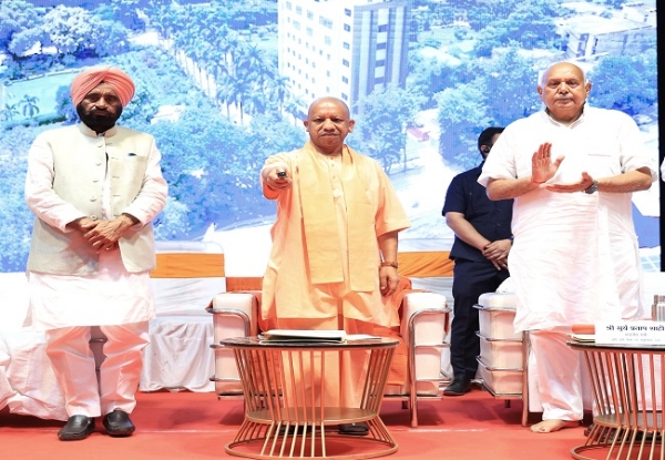 कार्यक्रम में शामिल हुए मुख्यमंत्री योगी, कृषि मंत्री सूर्य प्रता शाही, राज्यमंत्री दलदेव सिंह औलख