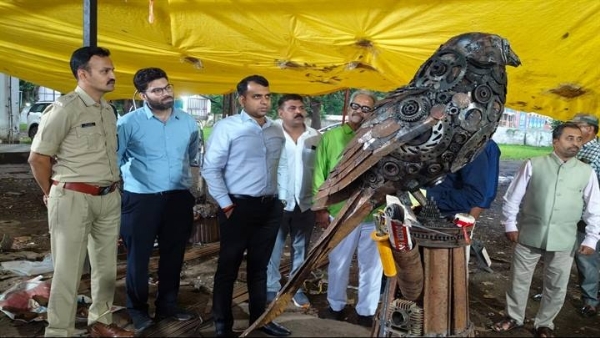 स्ट मटेरियल से उत्कृष्ट कलाकृतियाँ