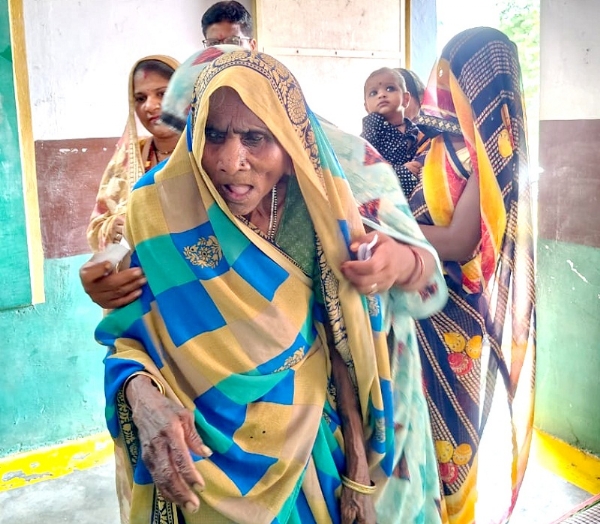 मतदान