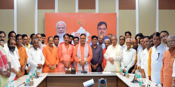 मुख्यमंत्री महंत—पुजारी और प्रबंधन समिति के सदस्यों के प्रतिनिधिमंडल ने की भेंट