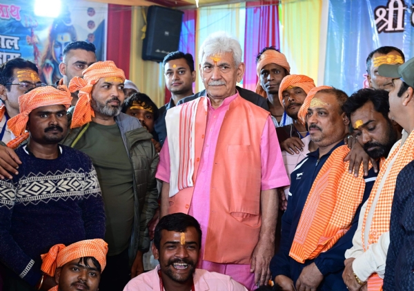 उपराज्यपाल ने नुनवान और चंदनवाड़ी आधार शिविरों का किया दौरा, श्रद्धालुओं के लिए सेवाओं और सुविधाओं की समीक्षा की