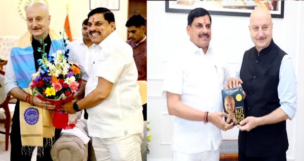 मुख्यमंत्री डॉ. मोहन यादव से मुख्यमंत्री आवास स्थित समत्व भवन में प्रसिद्ध फिल्म अभिनेता अनुपम खेर ने सौजन्य भेंट की।