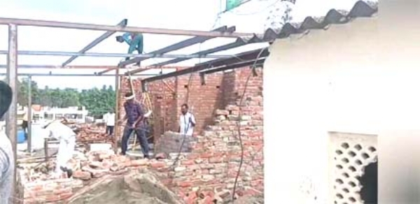 विकास प्राधिकरण ने करीब छह दर्जन से अधिक दुकानों को किया ध्वस्त
