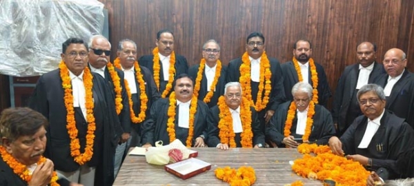 निर्वाचित पदाधिकारी