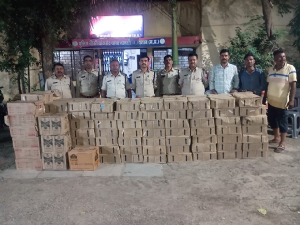 रतलाम: खंडहर मकान से 6 लाख से अधिक की विदेशी शराब बरामद