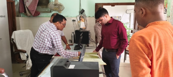 निरीक्षण करते सीडीओ अभिषेक कुमार