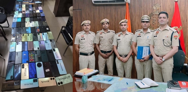 गुरुग्राम में गुम हुए तलाशे गए मोबाइल फोन व फोन ढूंढने वाली साइबर सेल की टीम।
