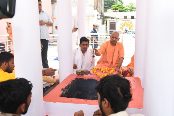 सावन शिवरात्रि को मानसरोवर मंदिर में हवन के साथ पूर्ण हुआ रुद्राभिषेक का अनुष्ठान*