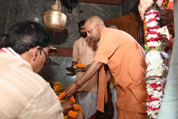 सावन शिवरात्रि को मानसरोवर मंदिर में हवन के साथ पूर्ण हुआ रुद्राभिषेक का अनुष्ठान*