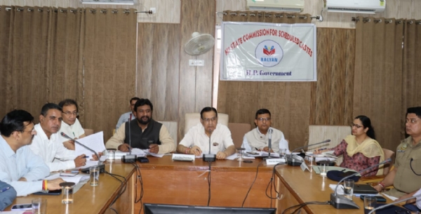 आयोग के अध्यक्ष कुलदीप कुमार धीमान की अध्यक्षता में अनुसूचित जाति समुदाय संबंधी मामलों की समीक्षा बैठक आयोजित हुई