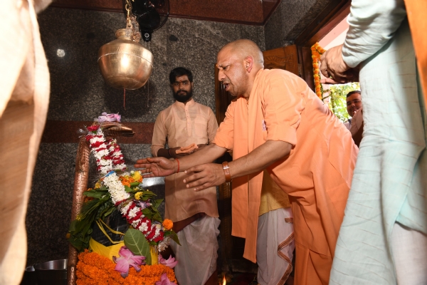 सावन शिवरात्रि को मानसरोवर मंदिर में हवन के साथ पूर्ण हुआ रुद्राभिषेक का अनुष्ठान*