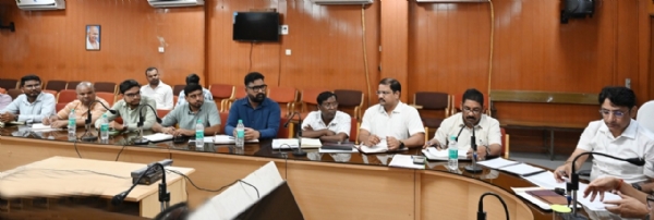 जांजगीर कलेक्टर ने विद्युत विभाग के अधिकारियों की ली बैठक