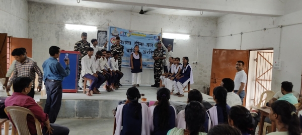 अररिया फोटो:स्कूली बच्चों के बीच बाद विवाद प्रतियोगिता