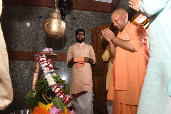 सावन शिवरात्रि को मानसरोवर मंदिर में हवन के साथ पूर्ण हुआ रुद्राभिषेक का अनुष्ठान*