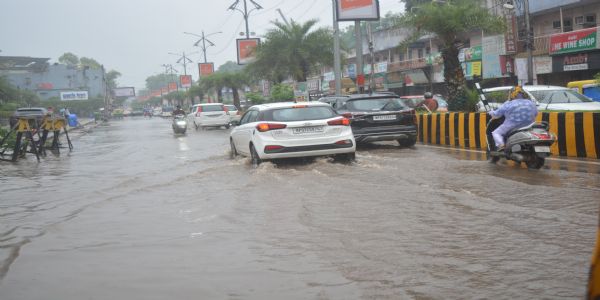 ग्वालियर: शहर में दोपहर में अचानक बरसे मेघ, 38.5 मिलीमीटर गिरा पानी