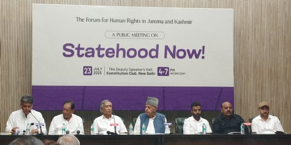 फारूक अब्दुल्ला ने जम्मू-कश्मीर का दर्जा बहाल करने की मांग दोहराई