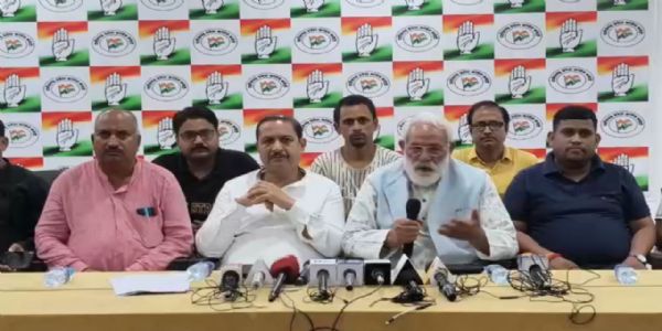 अंबिकापुर: नगर निगम में टेंडर रद्द करने पर घमासान, कांग्रेस ने लगाया राजनीतिक दबाव का आरोप