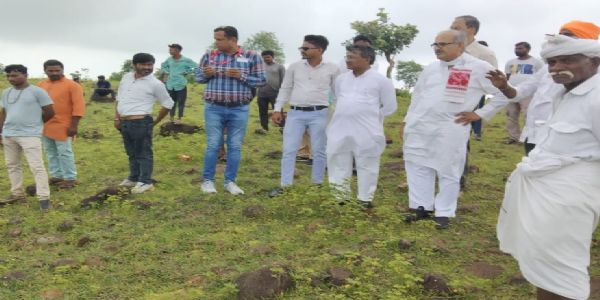 झाबुआ: टास्क फोर्स समिति ने विभिन्न ग्रामों का भ्रमण कर पैसा कानून एवं वन अधिकारों के दावों पर स्थल निरीक्षण किया
