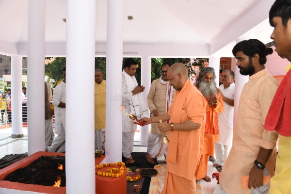 सावन शिवरात्रि को मानसरोवर मंदिर में हवन के साथ पूर्ण हुआ रुद्राभिषेक का अनुष्ठान*