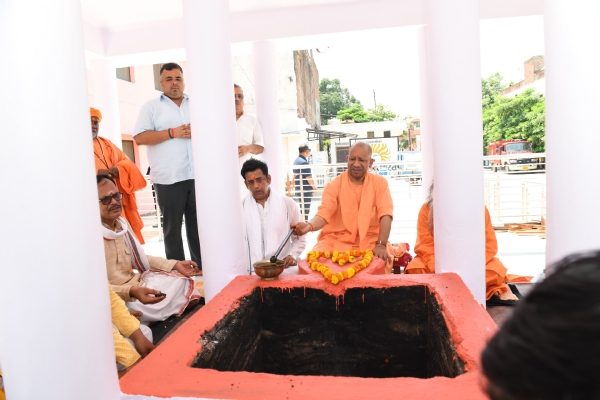 सावन शिवरात्रि को मानसरोवर मंदिर में हवन के साथ पूर्ण हुआ रुद्राभिषेक का अनुष्ठान*