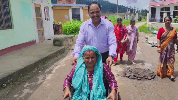 पंचायत चुनाव की झलकियां