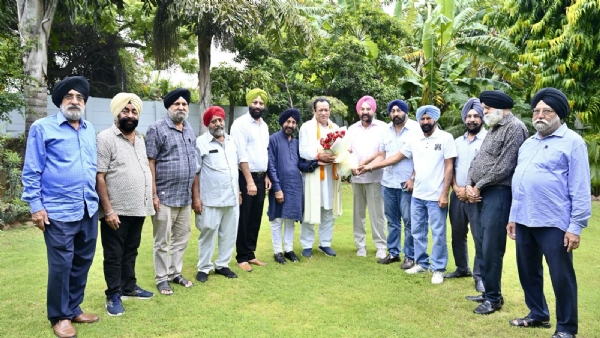 सिख धर्म के प्रमुख तीर्थ स्थल वरिष्ठजन तीर्थयात्रा में शामिल करने पर समाज प्रबुद्धजनों ने मंत्री कुमावत का किया सम्मान