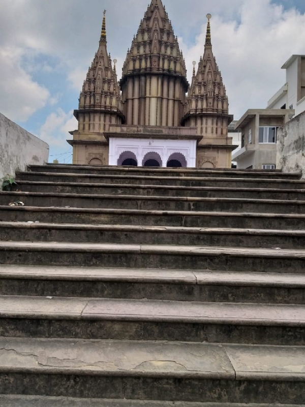 अद्भुत पंच मंदिर