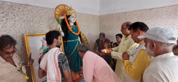 कोरबा : पूर्व राजस्व मंत्री जयसिंग अग्रवाल के मुख्य आतिथ्य में भवानी मंदिर के समीप निर्मित प्रदेश के एकमात्र छत्तीसगढ़ महतारी मंदिर में मनाया गया हरेली तिहार