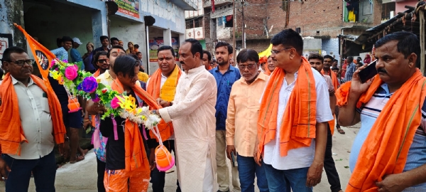 कांवरियों का स्वागत एवं अभिनंदन करते हुए भाजपा कार्यकर्ताओ का छाया चित्र