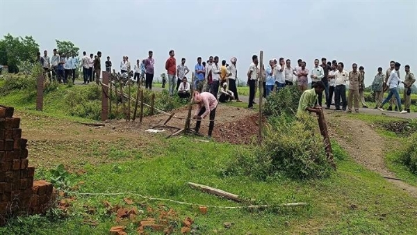 शासकीय भूमि से हटाया गया अतिक्रमण