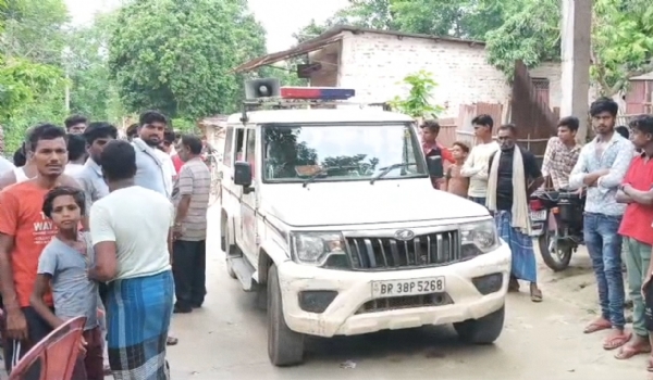 अररिया फोटो:पुलिस मौके पर पहुंची