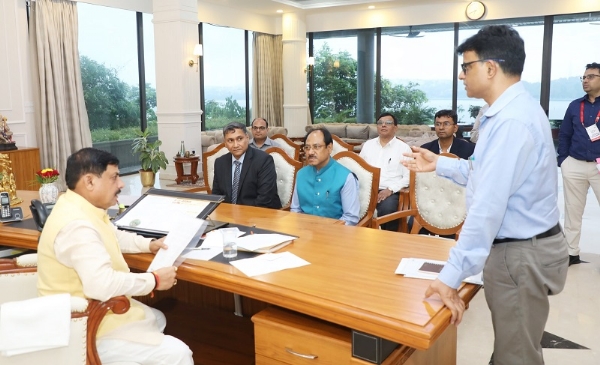 मुख्यमंत्री से बीईएबमएल के अधिकारियों ने की भेंट