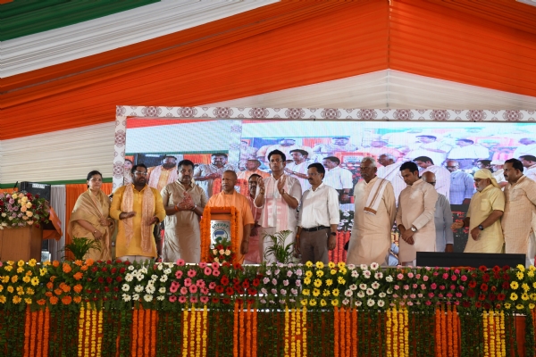 कभी दंगा प्रदेश के रूप में था बदनाम, आज अनुशासित और उत्सव प्रदेश की बनी पहचान : मुख्यमंत्री*