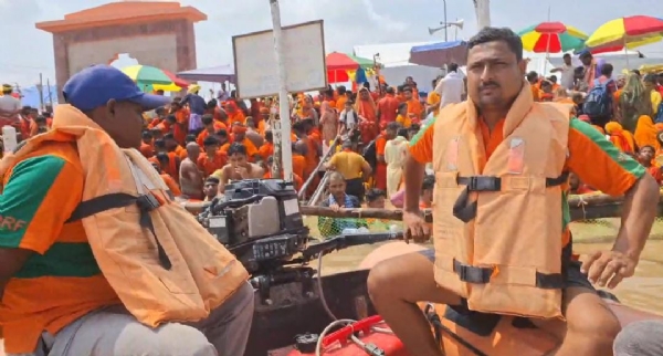 गश्त लगाते एसडीआरएफ की टीम