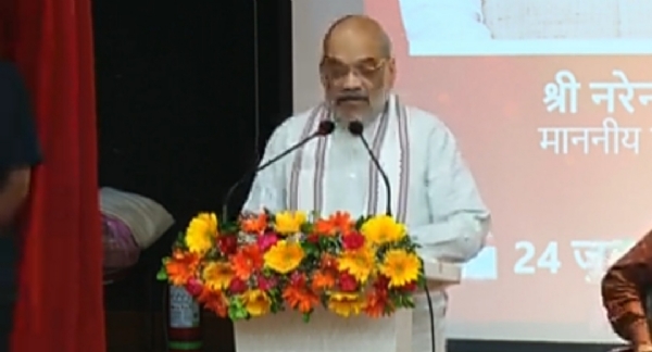 केंद्रीय सहकारिता मंत्री अमित शाह गुरुवार को अटल अक्षय ऊर्जा भवन में कार्यक्रम को संबोधित करते हुए