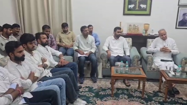 राजस्थान में छात्रसंघ चुनाव बहाली की मांग को लेकर छात्र नेताओं ने की अशोक गहलोत से मुलाकात
