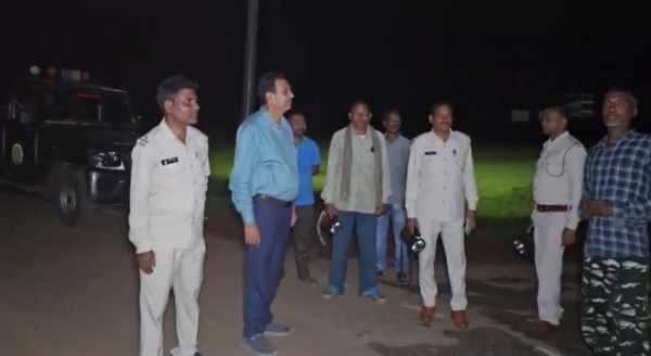 हाथियों की निगरानी में जुटा वन विभाग