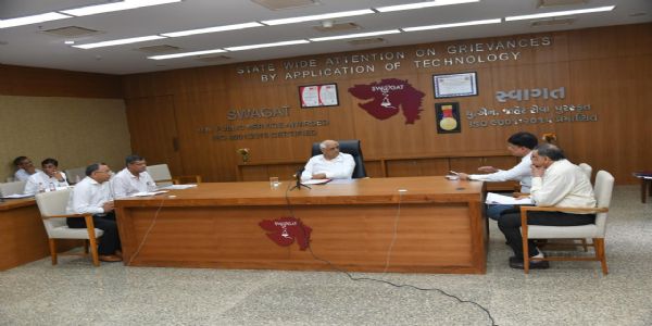 मुख्यमंत्री ने राज्य स्तरीय स्वागत ऑनलाइन जनशिकायत निवारण कार्यक्रम में सुनी आम जनों की शिकायतें